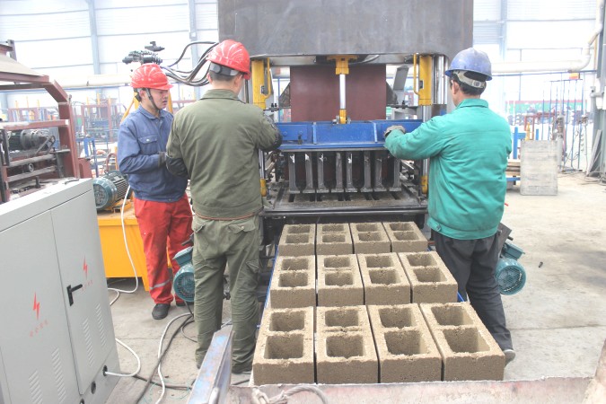 concrete block making machine