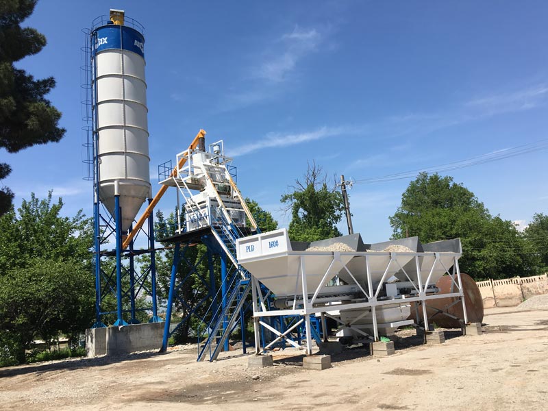 AJ-50 small concrete batching plant