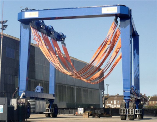 100 ton travel lift 