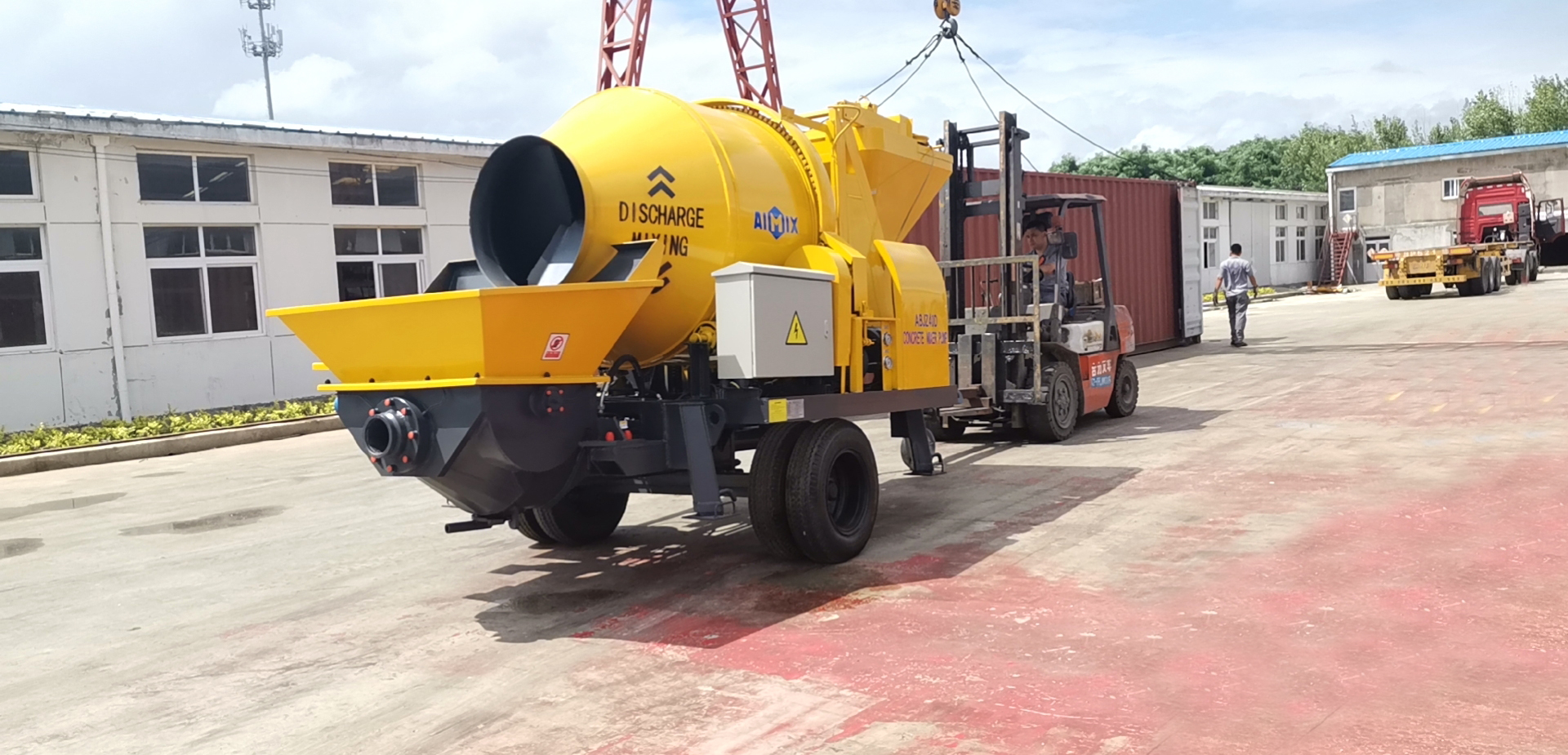 What Are the Main Differences Between a Concrete Mixer Pump and a